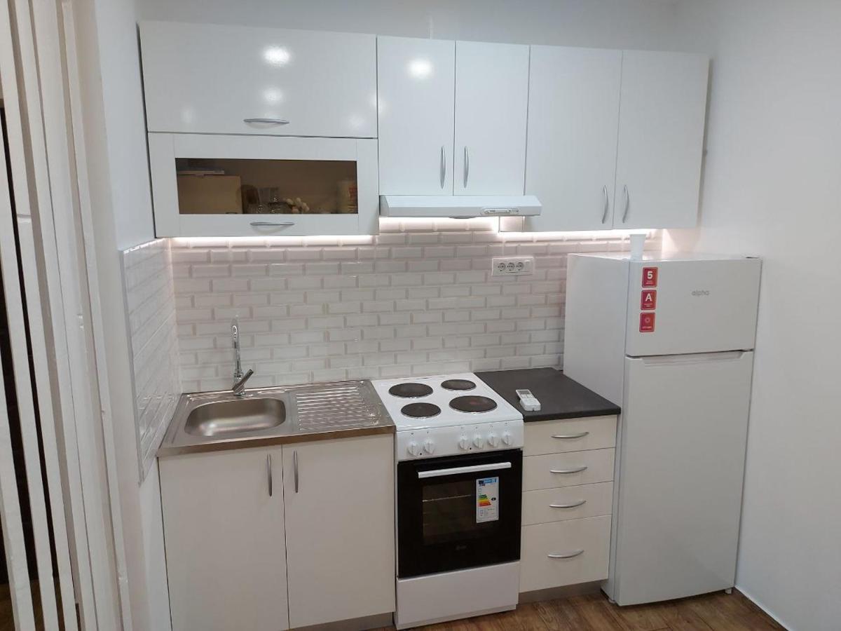 Cosy, Quiet & Brand New Apartment W/ Danube View Белград Екстериор снимка